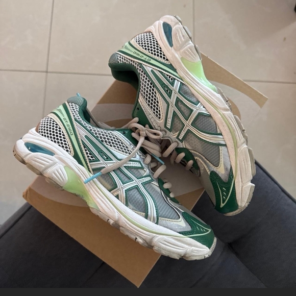 Asics 2160 Above The Clouds Green and White Running Shoes - Picture 3 of 4